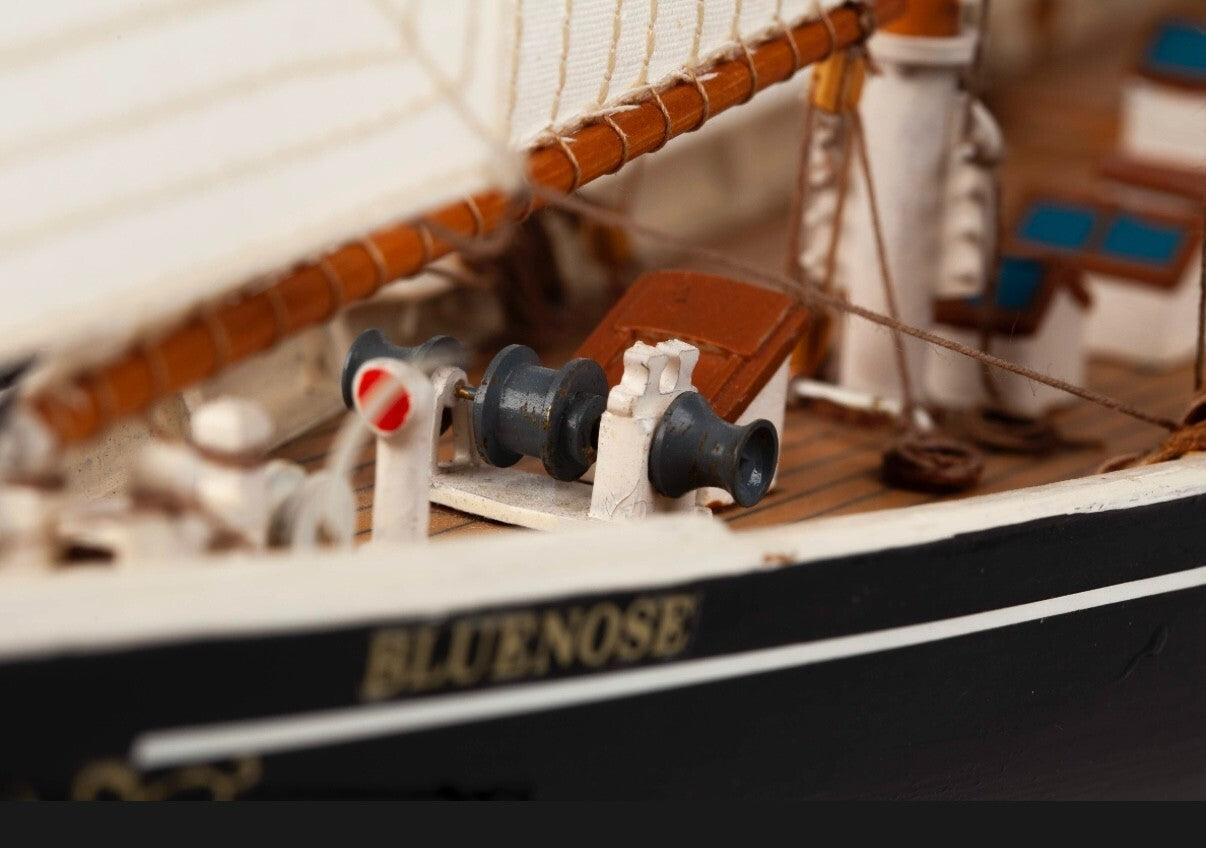 BILLING BOATS. BLUENOSE II. 600. 1/100 SCALE.
