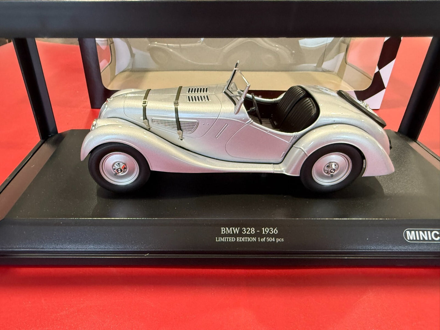 MINICHAMPS. BMW 328 - 1936 SILVER. 1/18 SCALE.