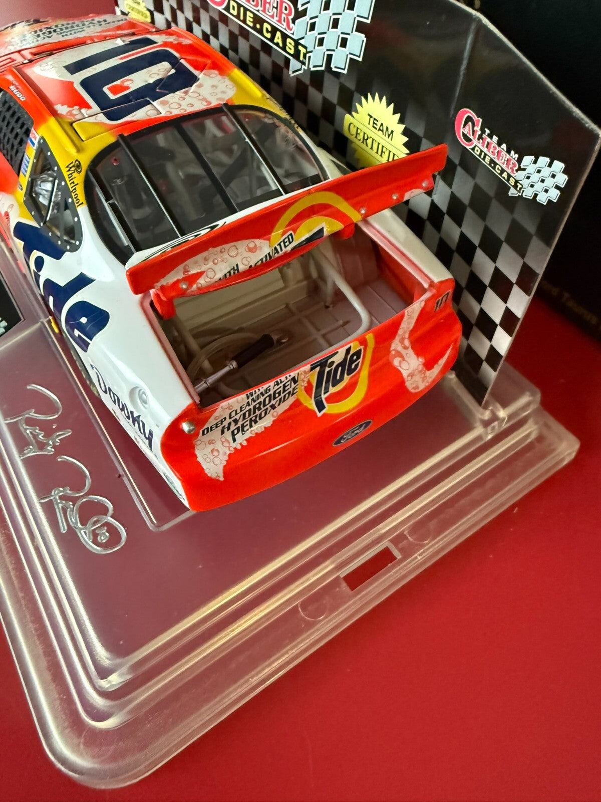 TEAM CALIBER. 2910057. 1999 FORD TAURUS DIECAST REPLICA. 1/24 SCALE.