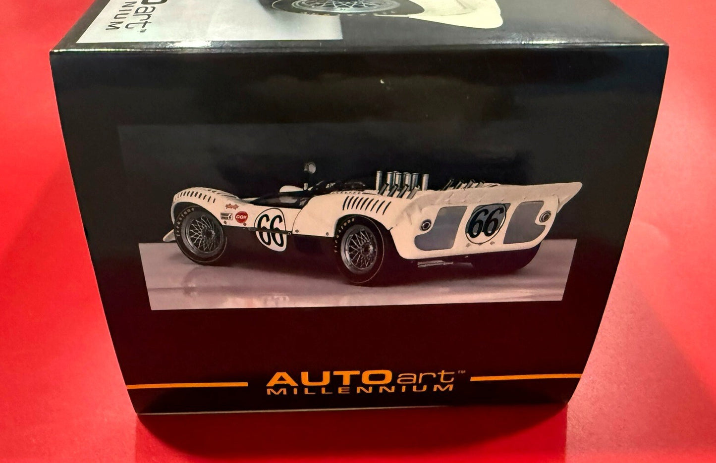AUTOart. MILLENIUM CHAPARRAL 2. 1/18 SCALE.
