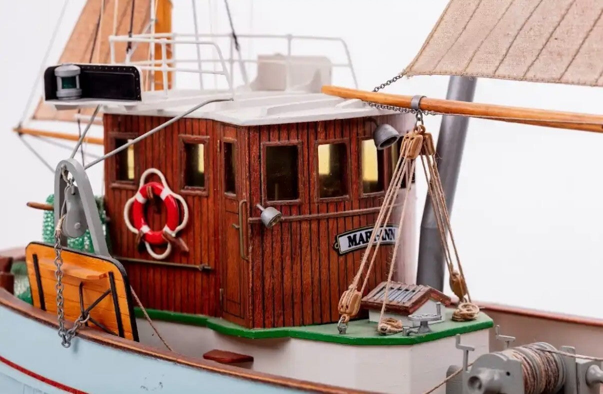 BILLING BOATS. FISHINGBOAT MARY ANN 472. 1/33 SCALE.