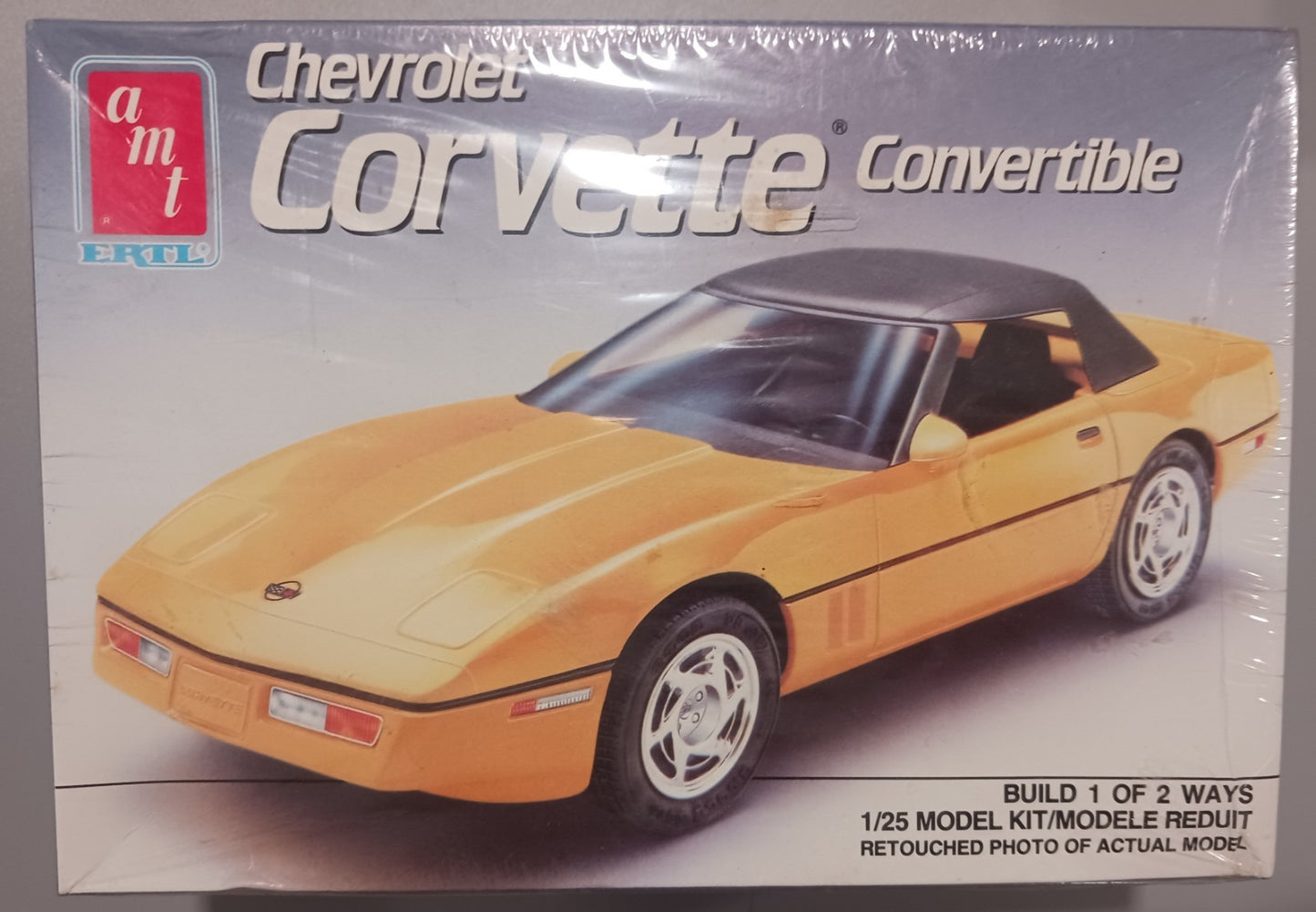 AMT Ertl 6076 Chevrolet Corvette Convertible 1/25 Plastic Model Kit Sealed
