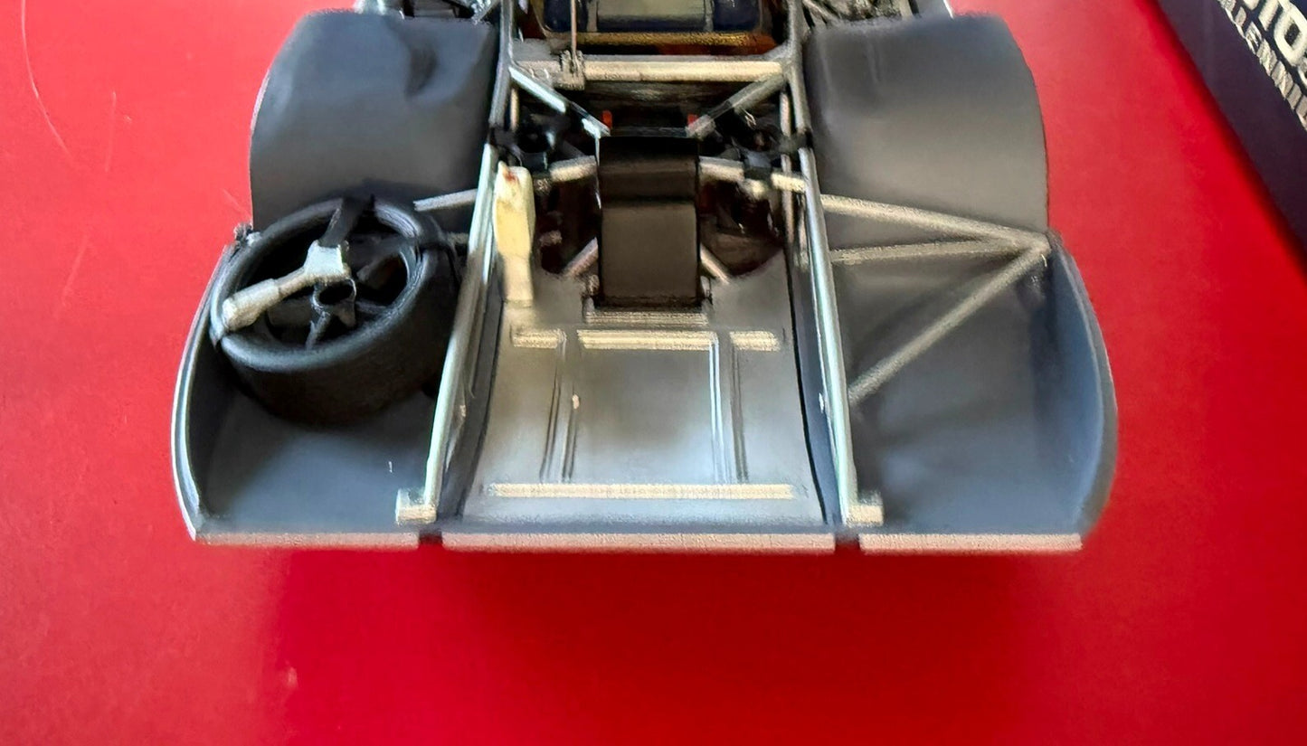 AUTOart. PORSCHE 917 LONG TAIL. 1/18 SCALE.