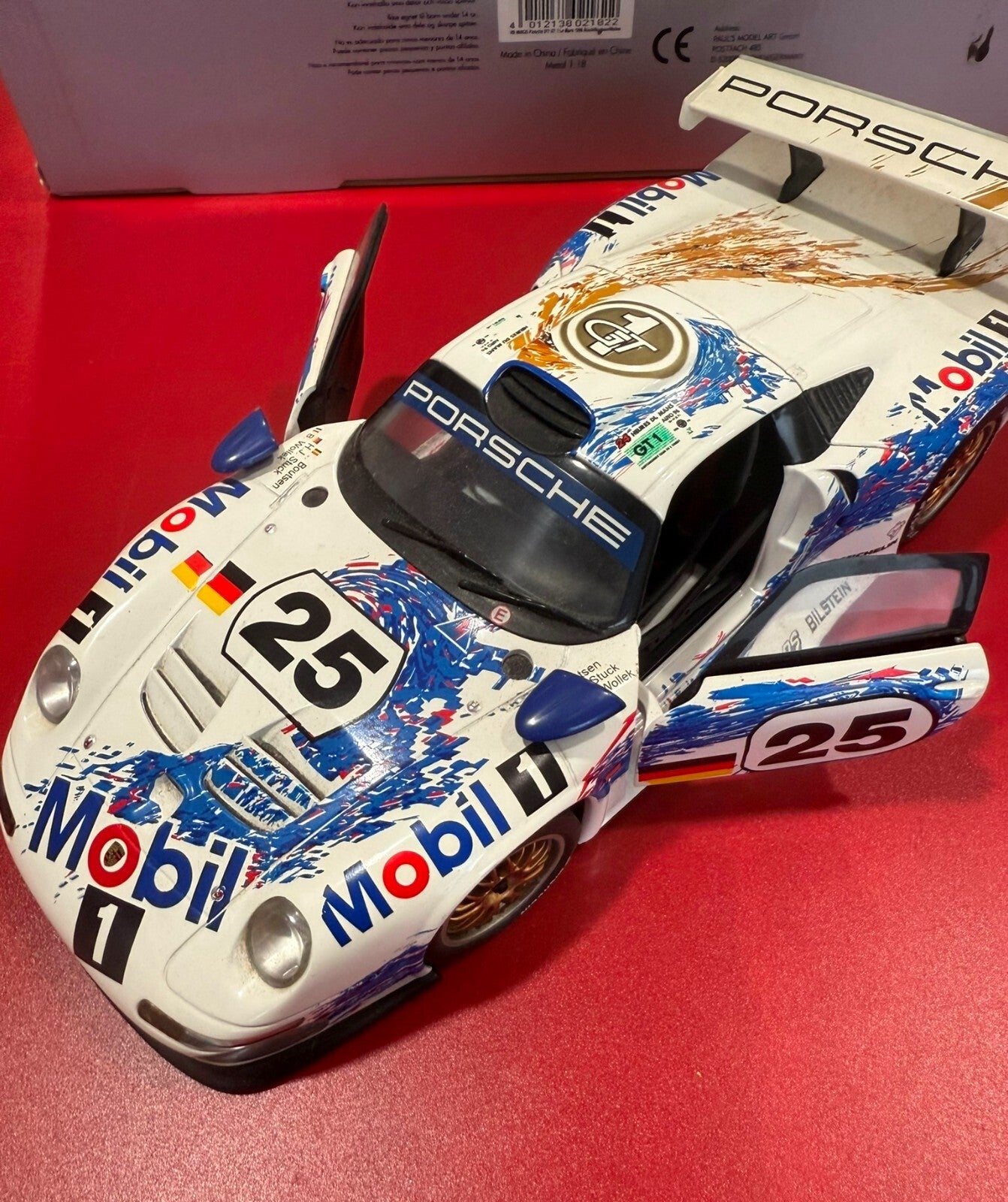 UT Models Porsche 911 GT1 Mobil 1 Le Mans 1:18 Diecast Racing Collection