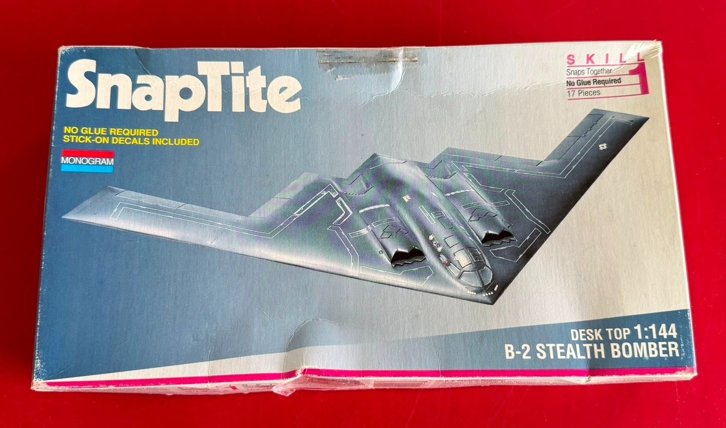 MONOGRAM. SNAPTITE. B-2 STEALTH BOMBER. 1/144 SCALE. No. 1173.