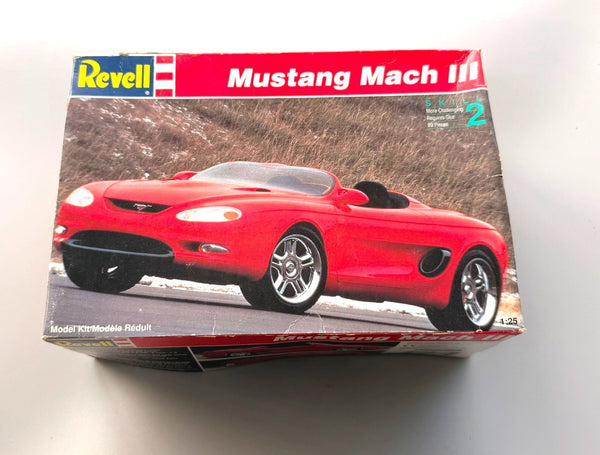Revell Mustang Mach III Concept Car Model Kit 1/25 scale Kit 7364