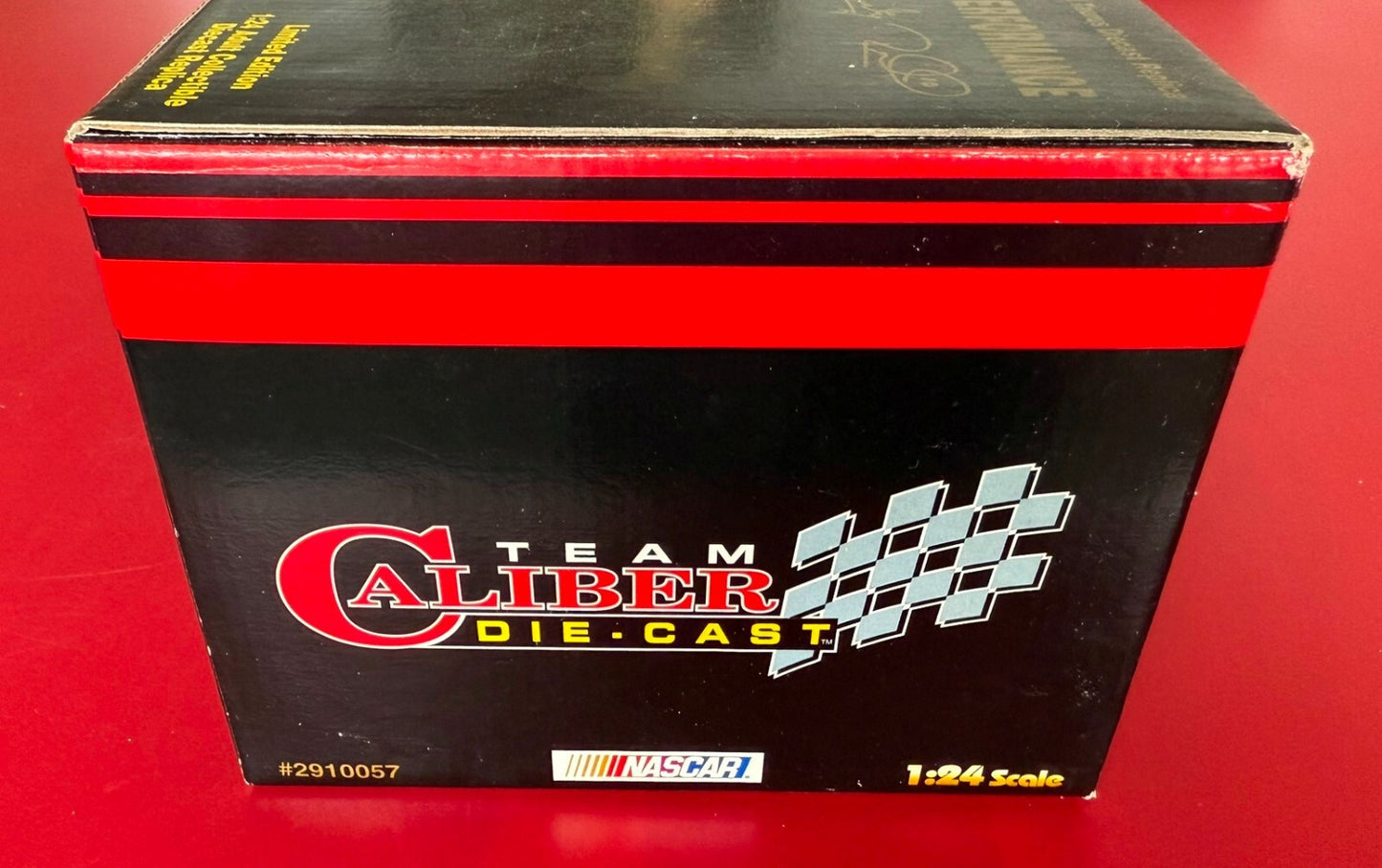 TEAM CALIBER. 2910057. 1999 FORD TAURUS DIECAST REPLICA. 1/24 SCALE.