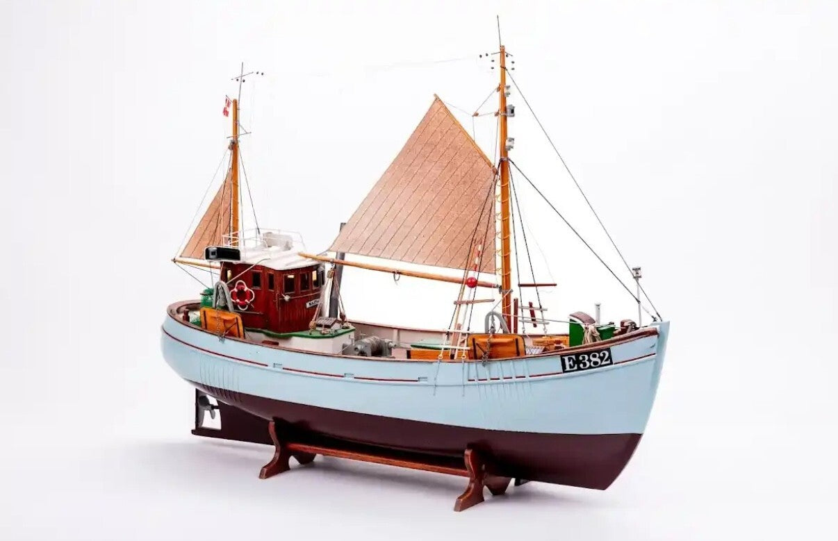 BILLING BOATS. FISHINGBOAT MARY ANN 472. 1/33 SCALE.