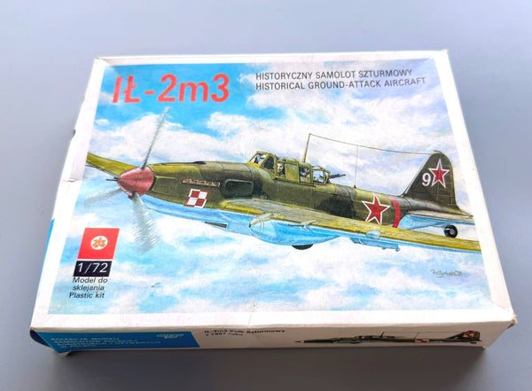 ZTS Plastyk Ilyushin Il-2M3 1/72 Scale Historical Ground-Attack Aircraft Vintage