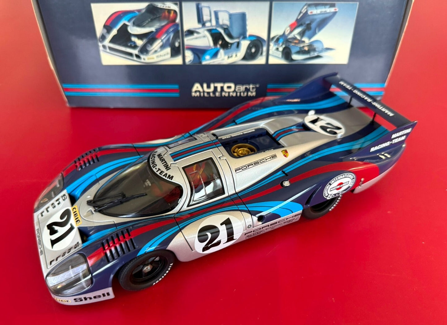 AUTOart. PORSCHE 917 LONG TAIL. 1/18 SCALE.