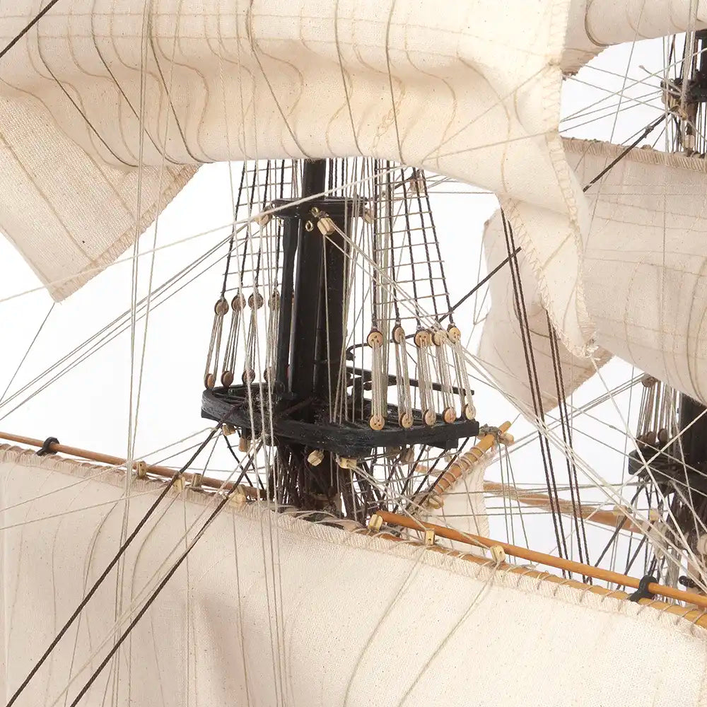 Belle Poule Ship Kit - 1:90 Scale