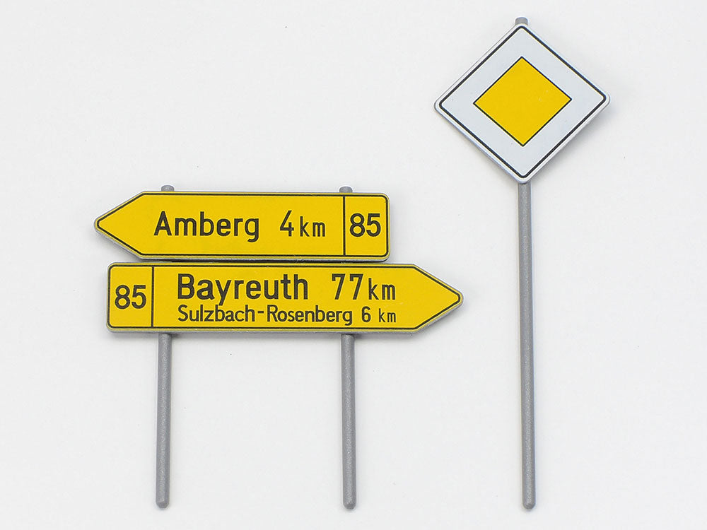 Tamiya Leopard 2 A6 Main Battle Tank Plastic Model Kit, 1:35 Scale