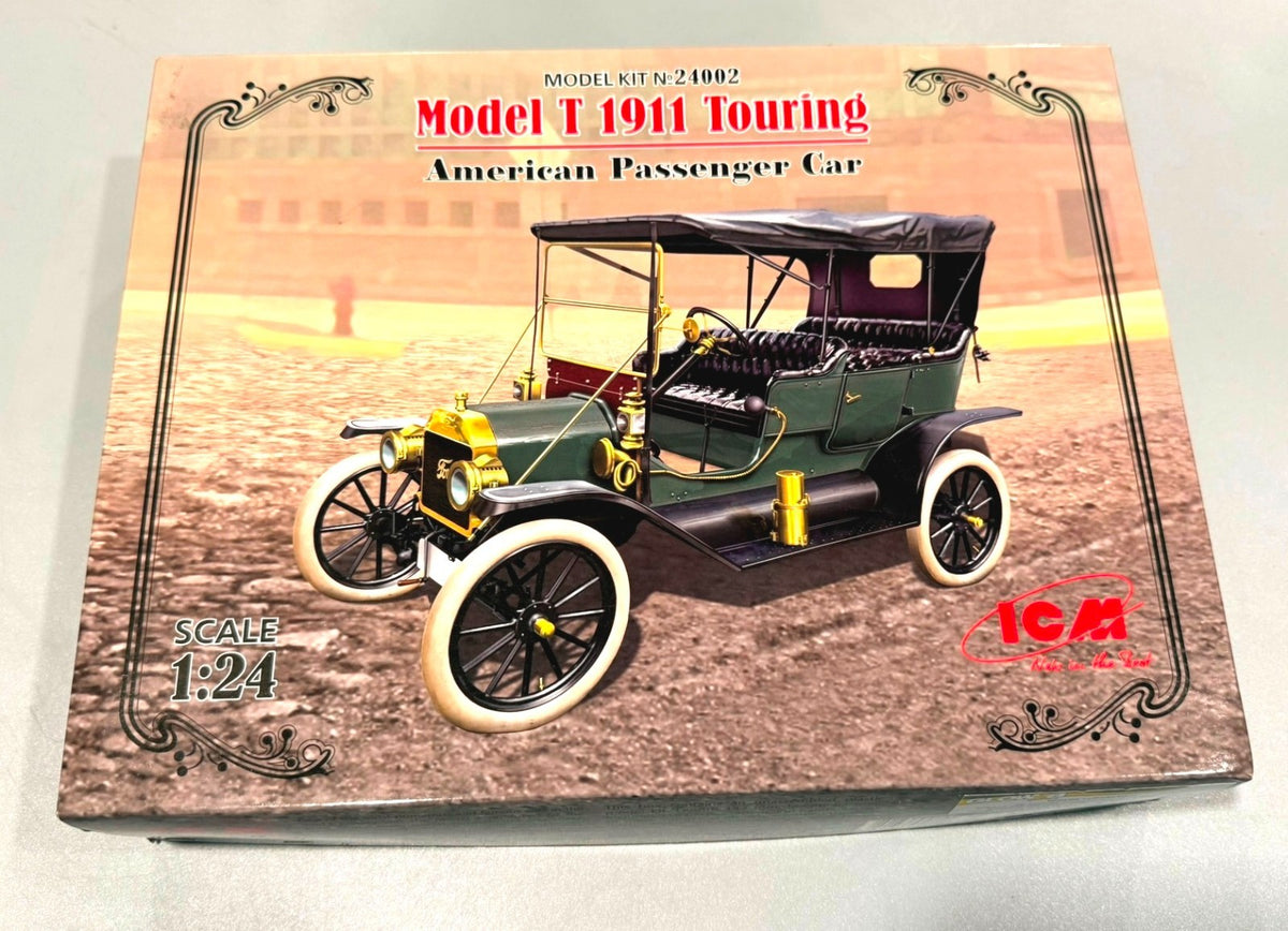 ICM 24002 Model T 1911 Touring American Passenger Car 1/24 Scale Model Kit