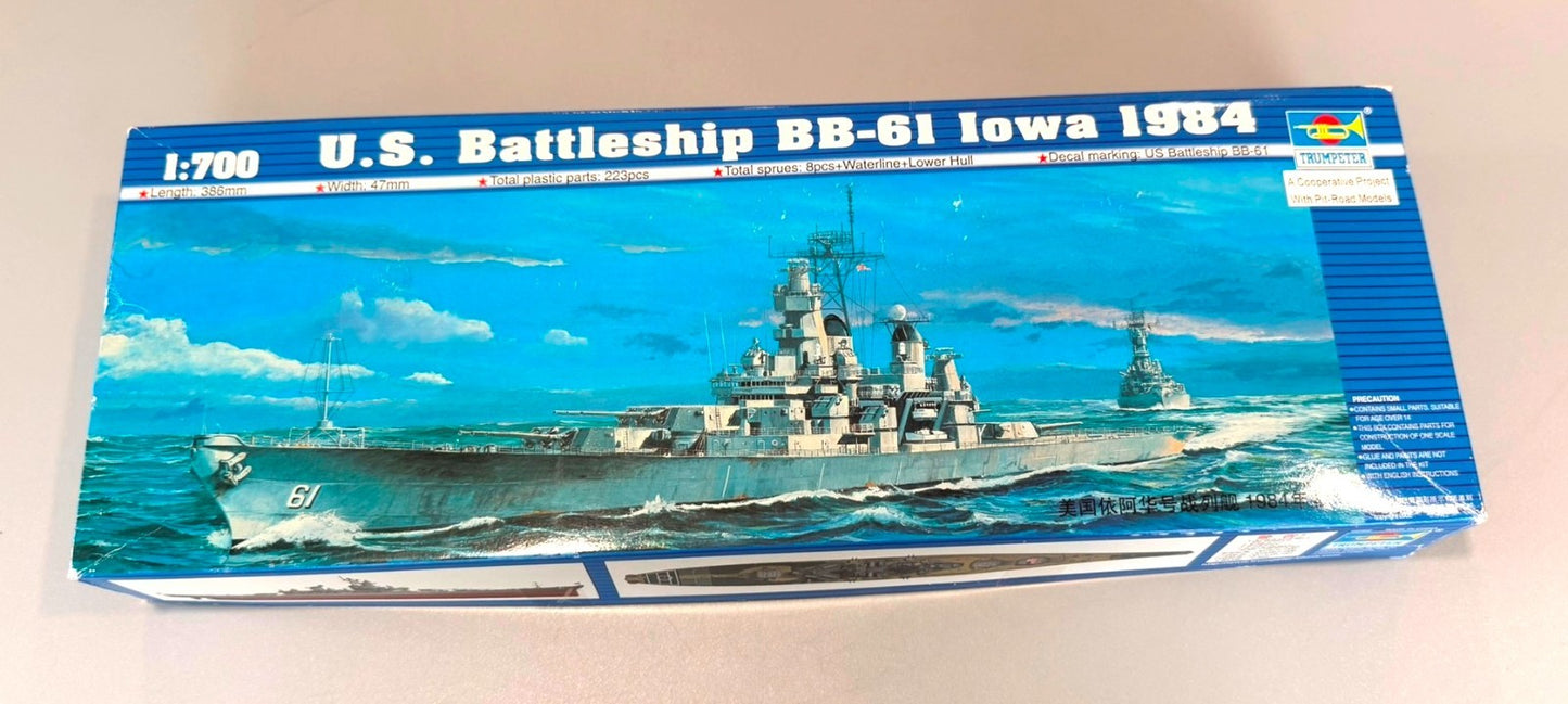 Trumpeter USS Iowa BB-61 1984 1/700 US Battleship Model Kit 05701