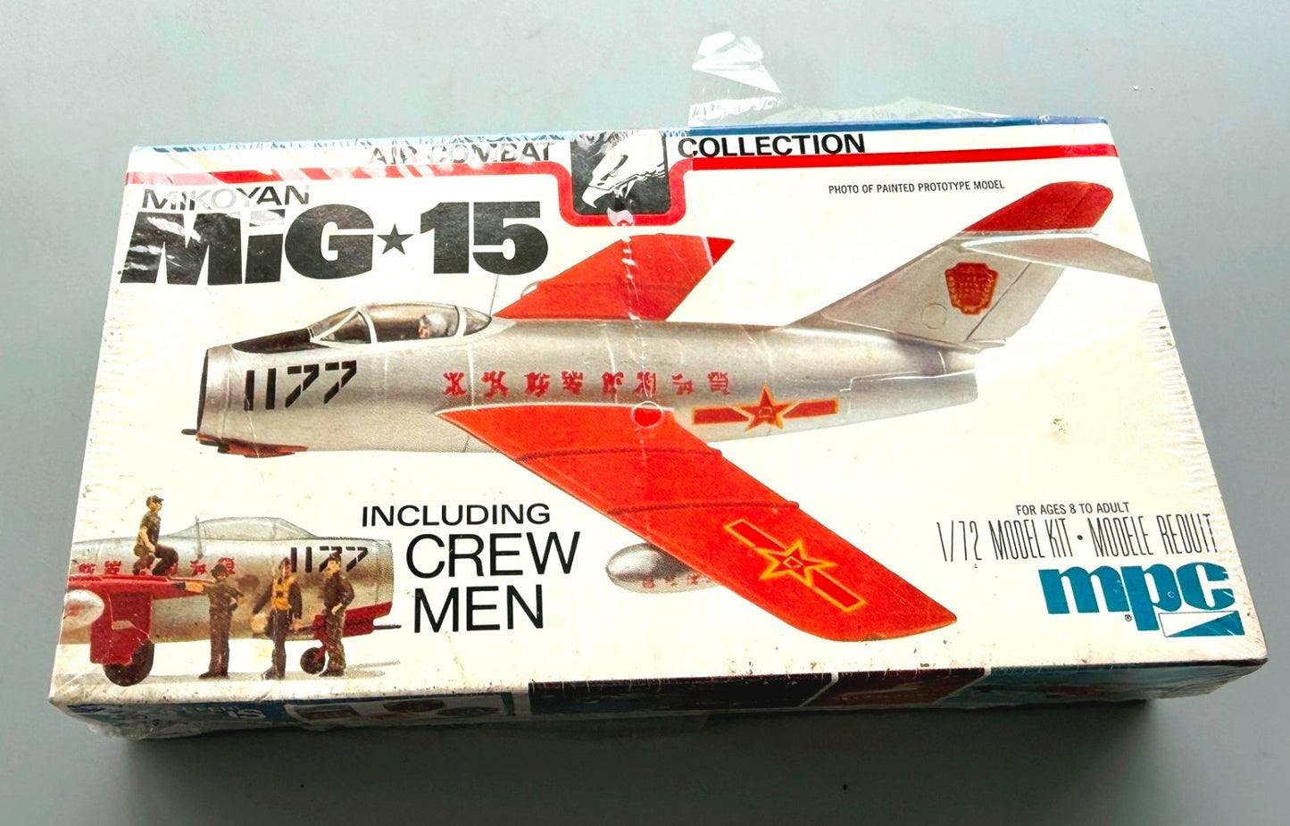 MPC Mikoyan MiG-15 Air Combat Collection 1/72 Model Kit w/ Ground Crew #2-2102