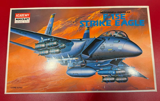 ACADEMY. F-15E STRIKE EAGLE. 1/72 SCALE. No. 2110.