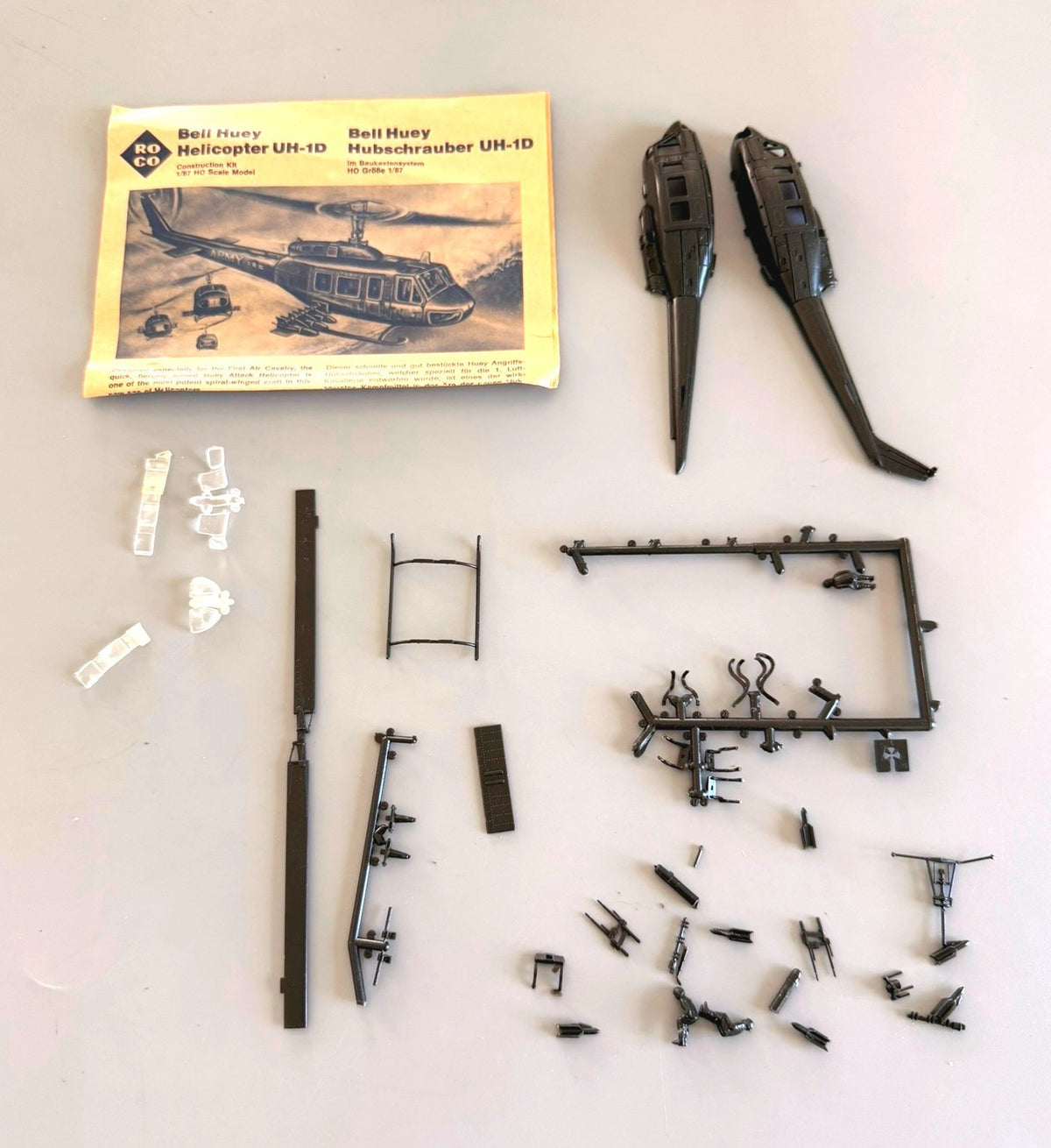 ROCO Bell UH-1D Huey Helicopter 1/87 HO Scale Plastic Model Kit Parts (no box)