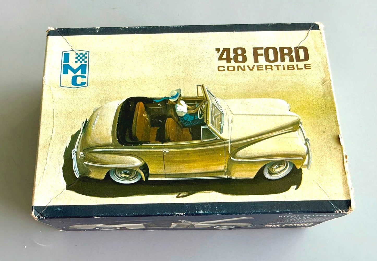 IMC 106-200 1948 Ford Convertible 1/25 Scale Vintage Model Kit