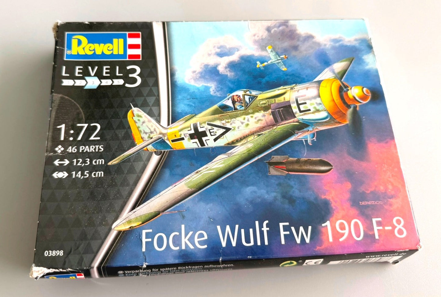 REVELL 03898 Focke Wulf Fw 190 F-8 1/72 Aircraft Model Kit WWII Fighter