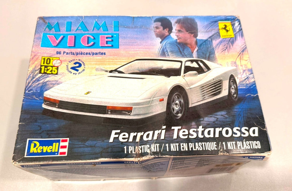Revell Miami Vice Ferrari Testarossa 1/25 scale Model Kit #85-4264