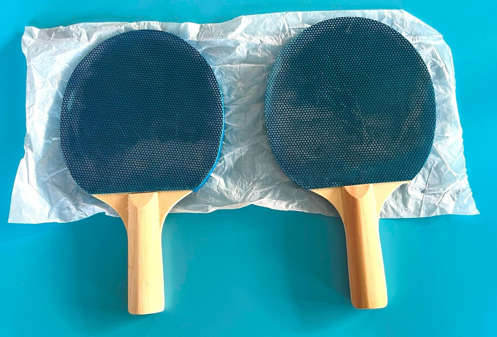 SHARPER IMAGE RETRACTABLE TABLE TENNIS SET