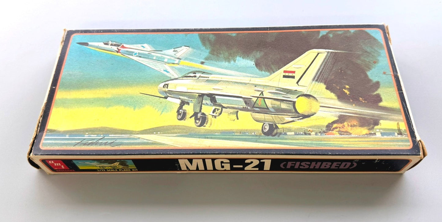 AMT Hasegawa MiG-21 Fishbed Fighter Aircraft 1/72 Scale Vintage A-623:100