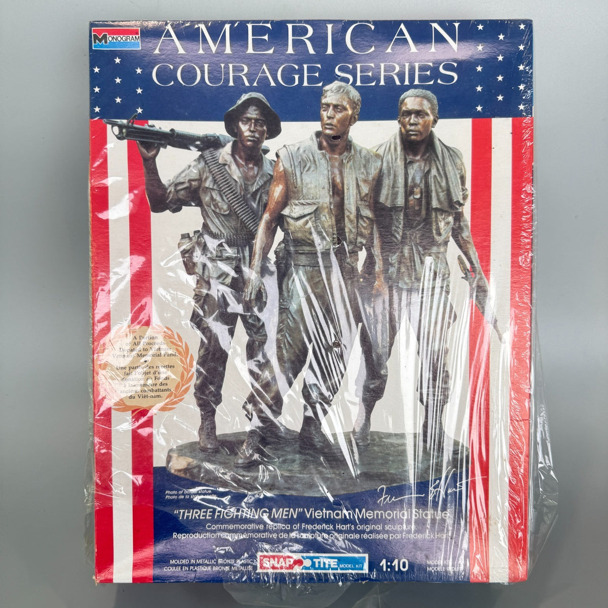 Monogram 6085 Three Fighting Men Vietnam Memorial Statue 1:10 Scale Model Kit