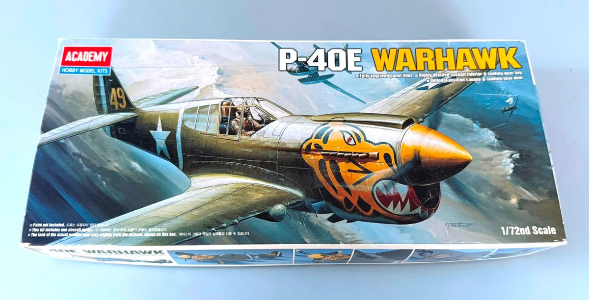 Academy P-40E Warhawk U.S. Fighter Aircraft 1/72 Model Kit #1671