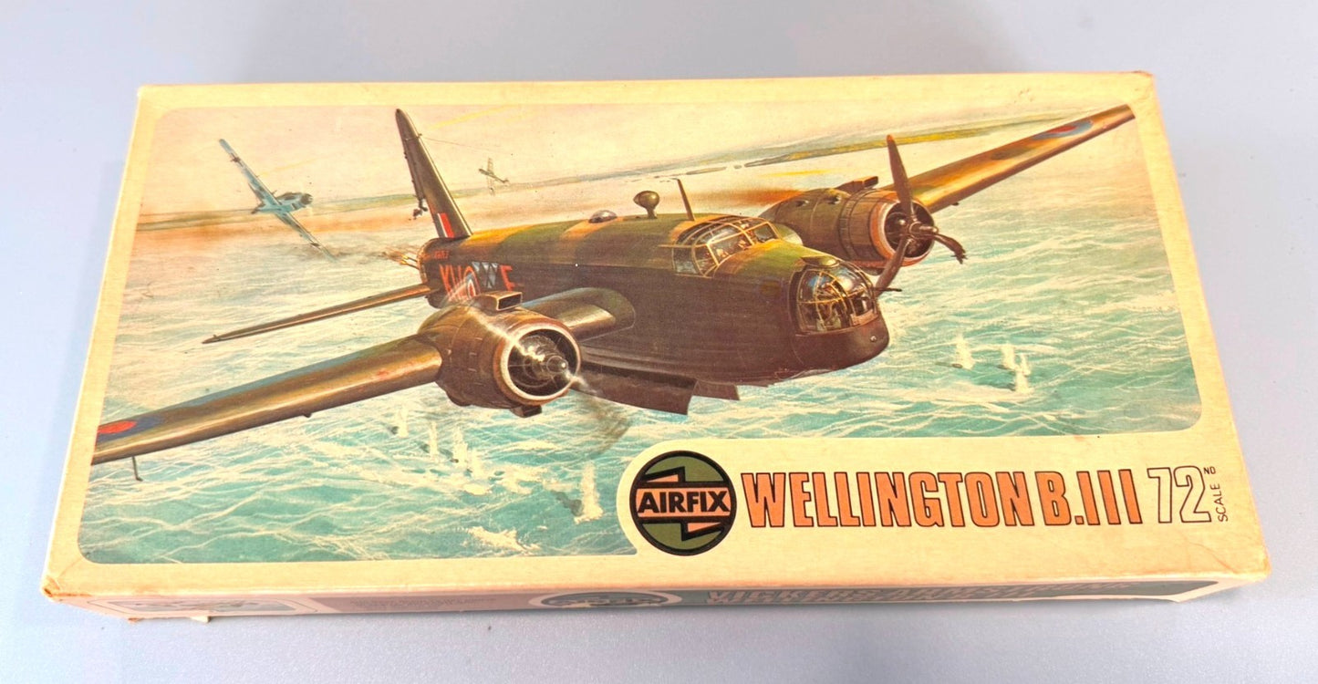 AIRFIX. WELLINGTON B.III. 1/72 SCALE. MODEL KIT. SERIES 4. 04001-6.