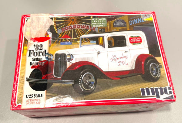 MPC. COCA-COLA '32 FORD SEDAN DELIVERY. 1/25. AUTHENTIC MODEL KIT. MPC902/12.