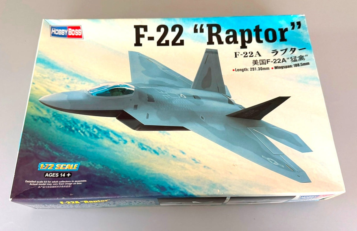 HobbyBoss F-22A Raptor Fighter Jet 1/72 Scale Model Kit 80210 USAF