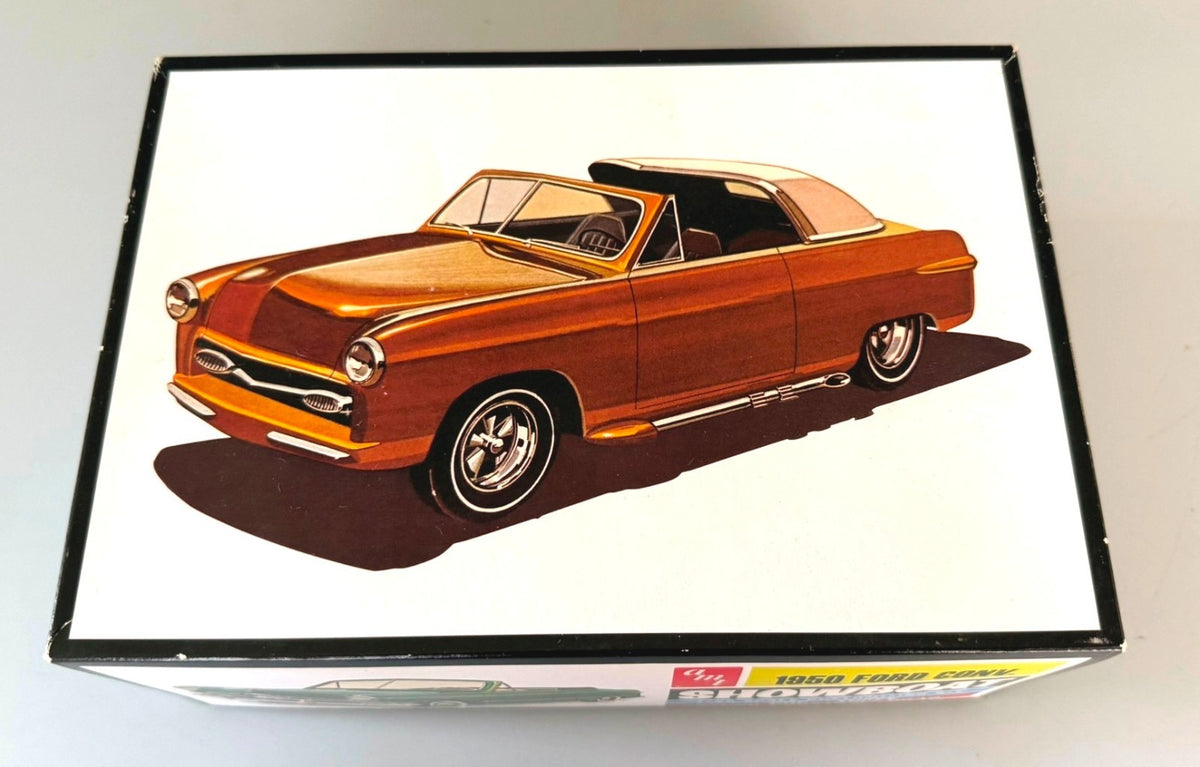 AMT 1950 Ford Convertible Showboat 1/25 Customizing Model Car Kit AMT929/12
