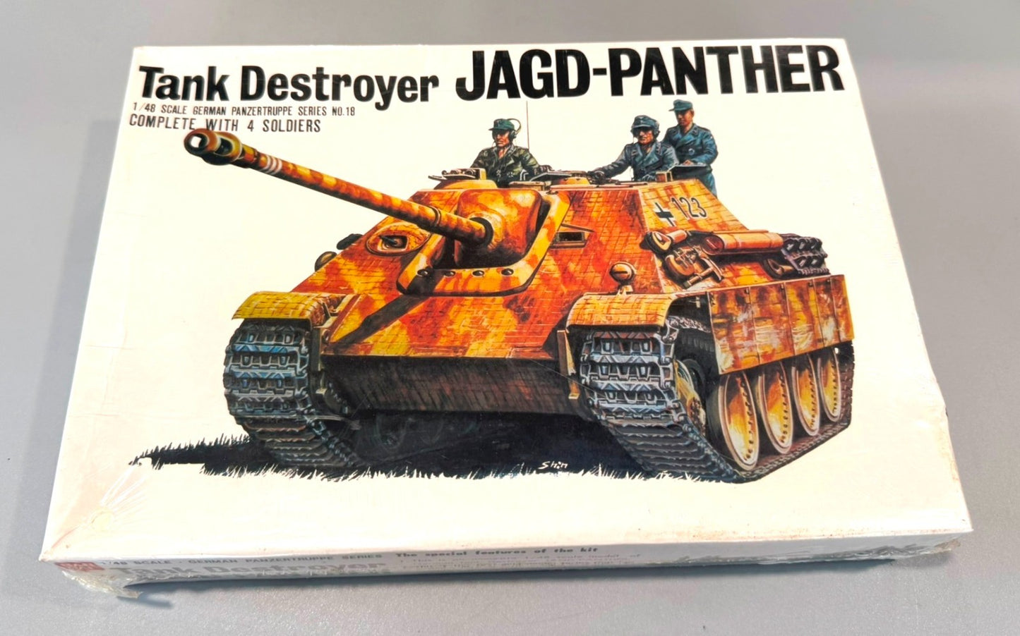 Bandai Jagdpanther Tank Destroyer 1/48 WWII German Model Kit 058200 Vintage