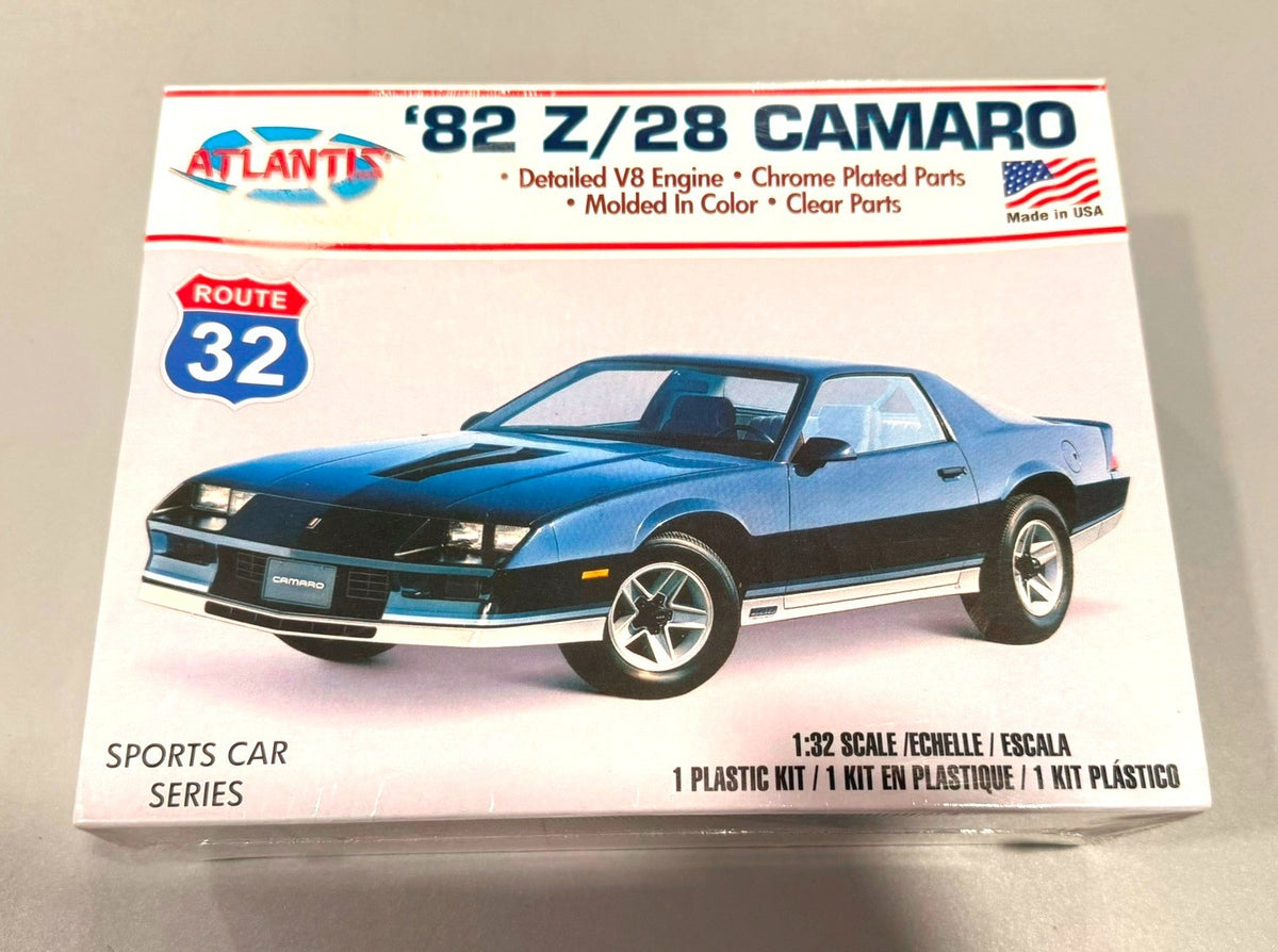 Atlantis ’82 Z-28 Camaro Route 32 Sports Car Series 1/32 Plastic Model Kit M2004