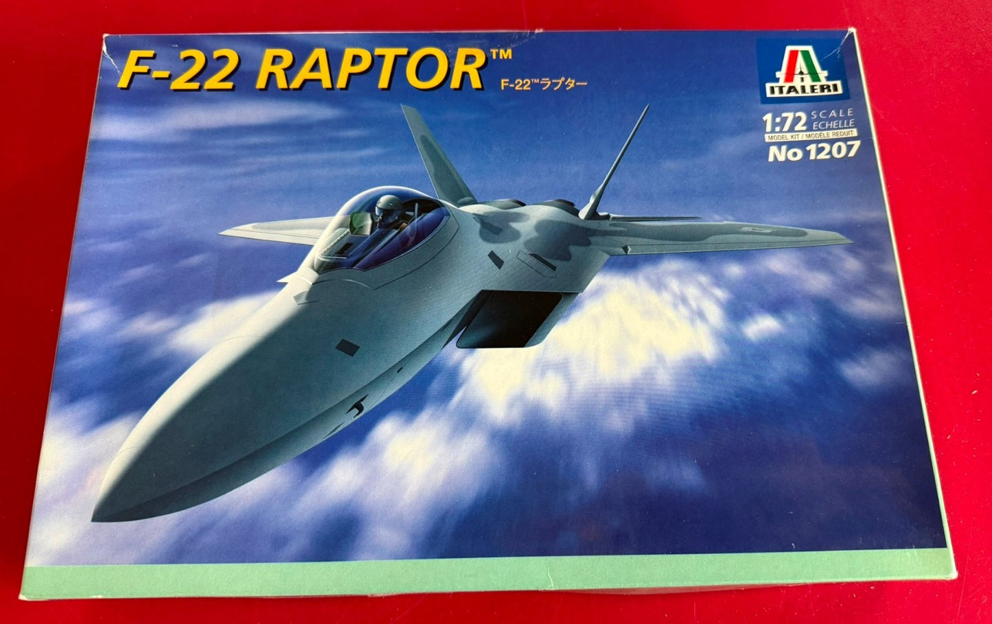 ITALERI. F-22 RAPTOR. 1/72 SCALE. No. 1207.