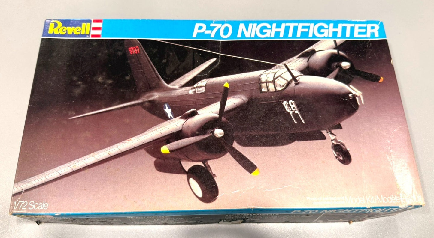 REVELL. P-70 NIGHTFIGHTER. 1/72 SCALE. KIT 4420.
