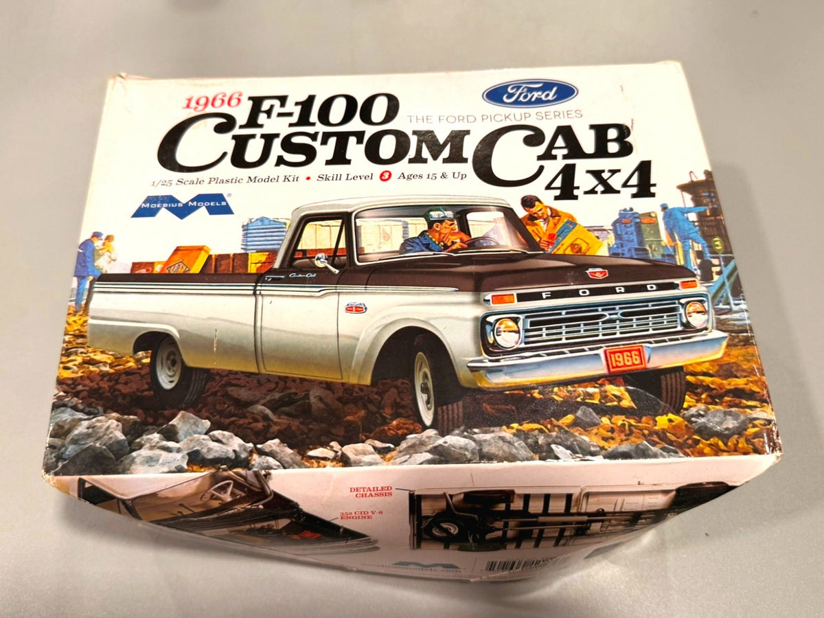 Moebius Models 1236 1966 Ford F-100 Custom Cab 4x4 1/25 Scale Model Kit