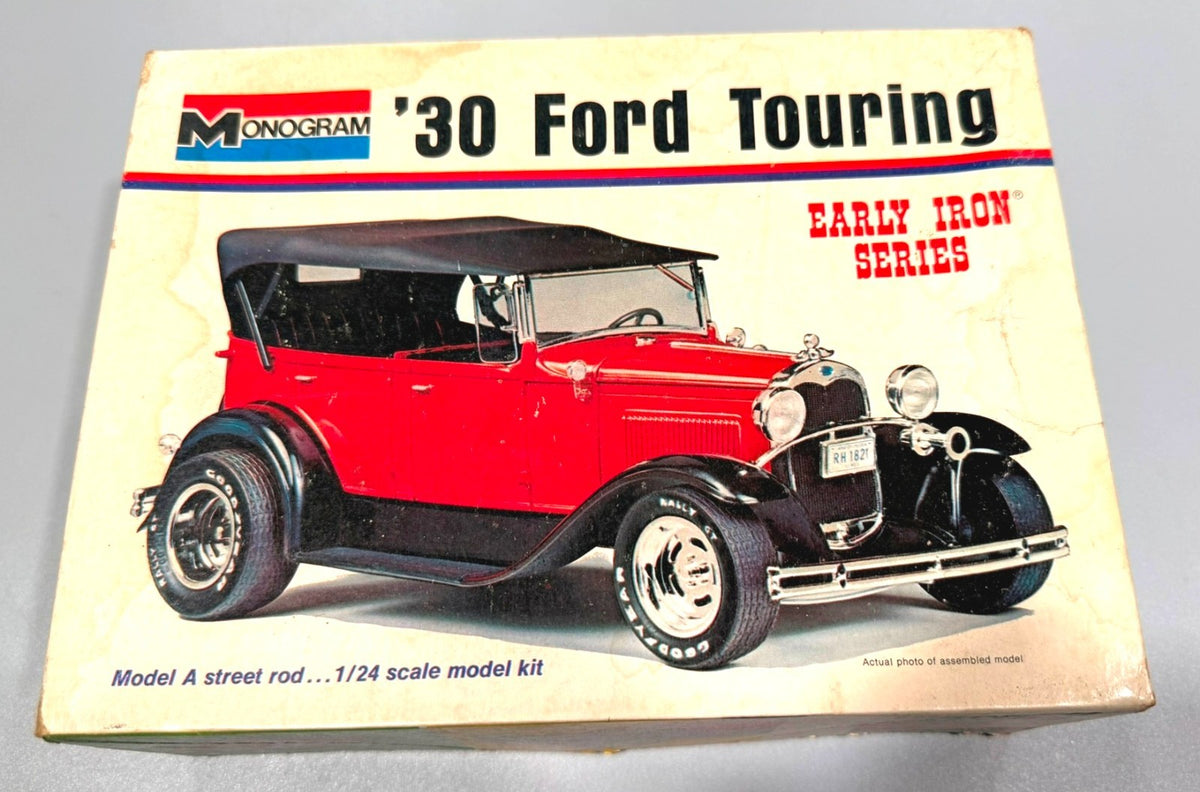 Monogram Early Iron Series 1930 Ford Touring 1/24 Model Kit #8279 Vintage