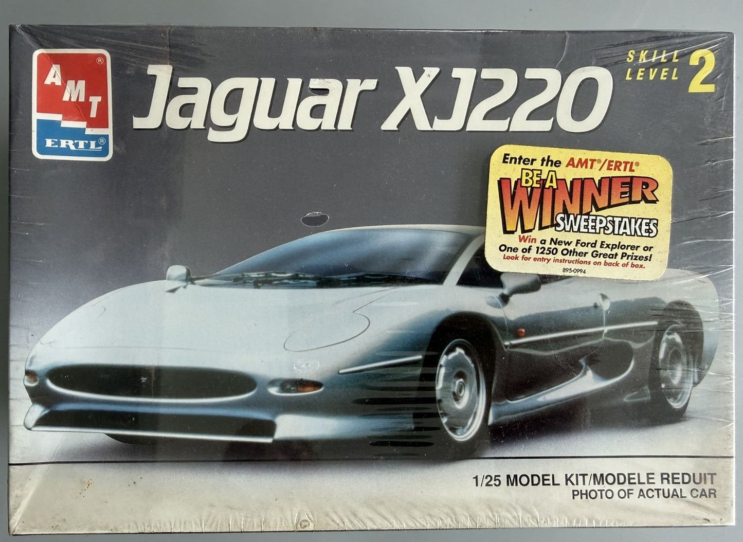 AMT ERTL 8608 Jaguar XJ220 1:25 Scale Plastic Model Kit Factory Sealed