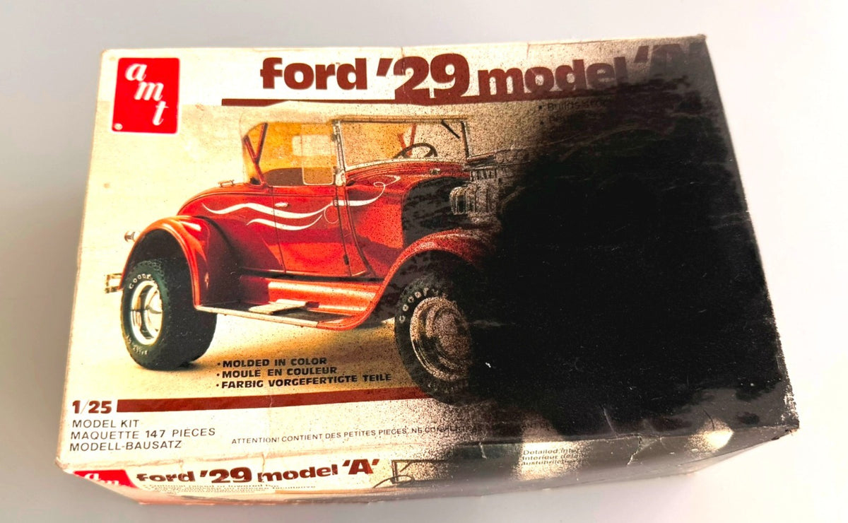 AMT Ford 1929 Model A Roadster Street Rod 1/25 Scale Model Kit 6572 Vintage