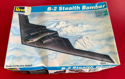 REVELL. B-2 STEALTH BOMBER. 1/144 SCALE. No. 04474