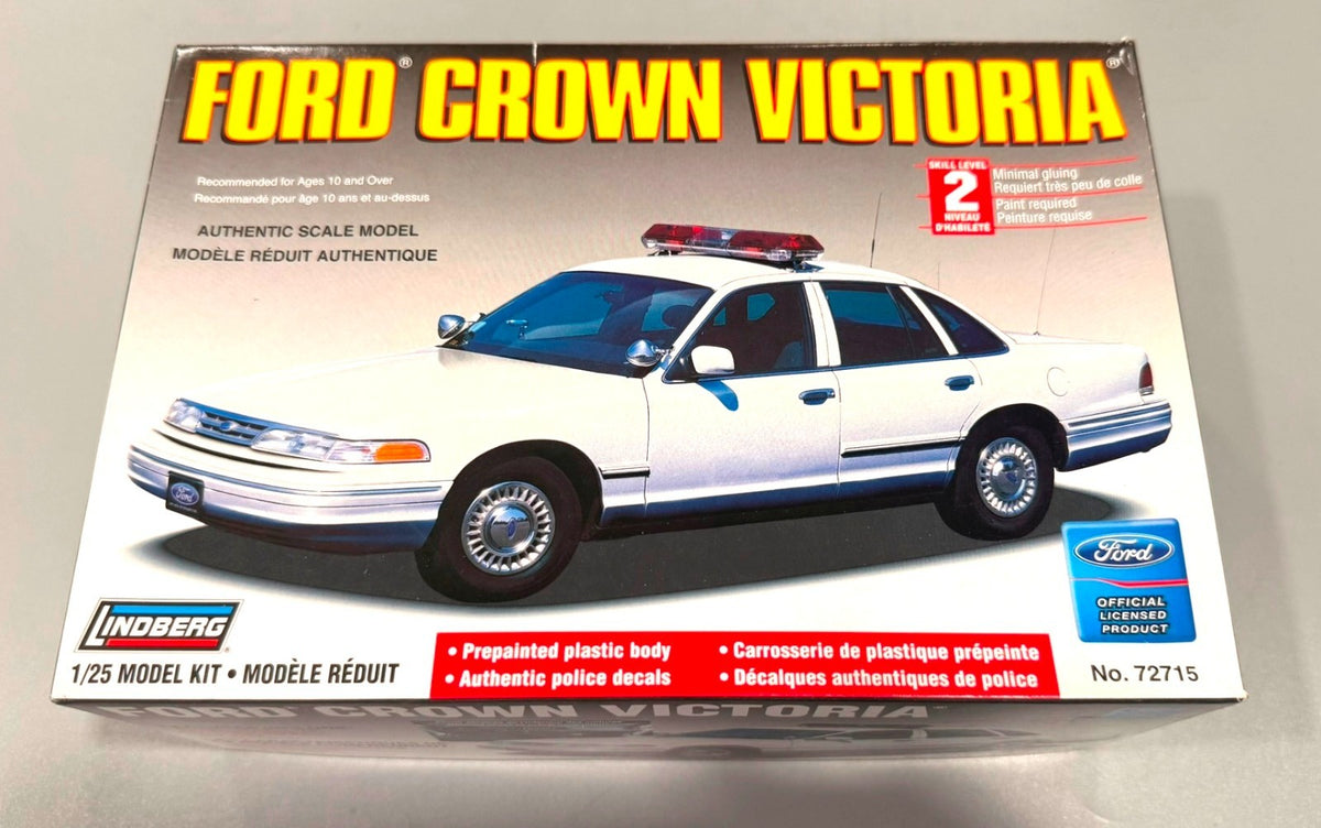Lindberg Ford Crown Victoria Police Car 1:25 Scale Plastic Model Kit 72715