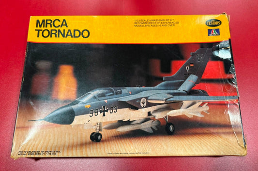TESTORS. MRCA TORNADO.  1/72 SCALE. No. 872