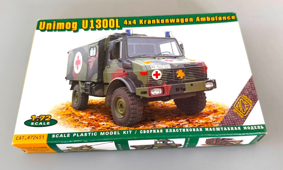 ACE U1300L Krankenwagen Ambulance 1/72 Scale Plastic Model Kit #72451