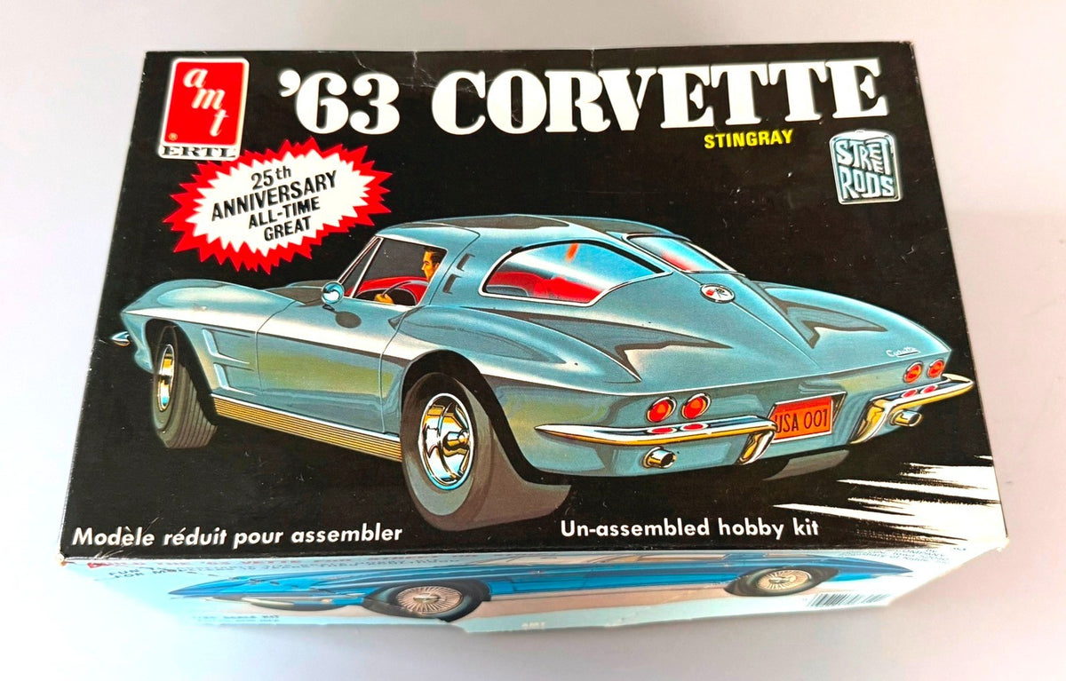 AMT ERTL 1963 Corvette Stingray 1/25 Model Car Kit Street Rods 25th Anniv 6550