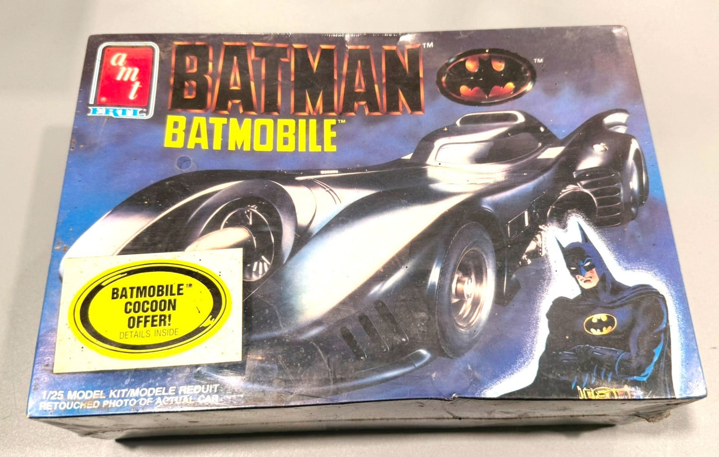 AMT ERTL. BATMAN BATMOBILE. 1/25 SCALE. MODEL KIT 6877