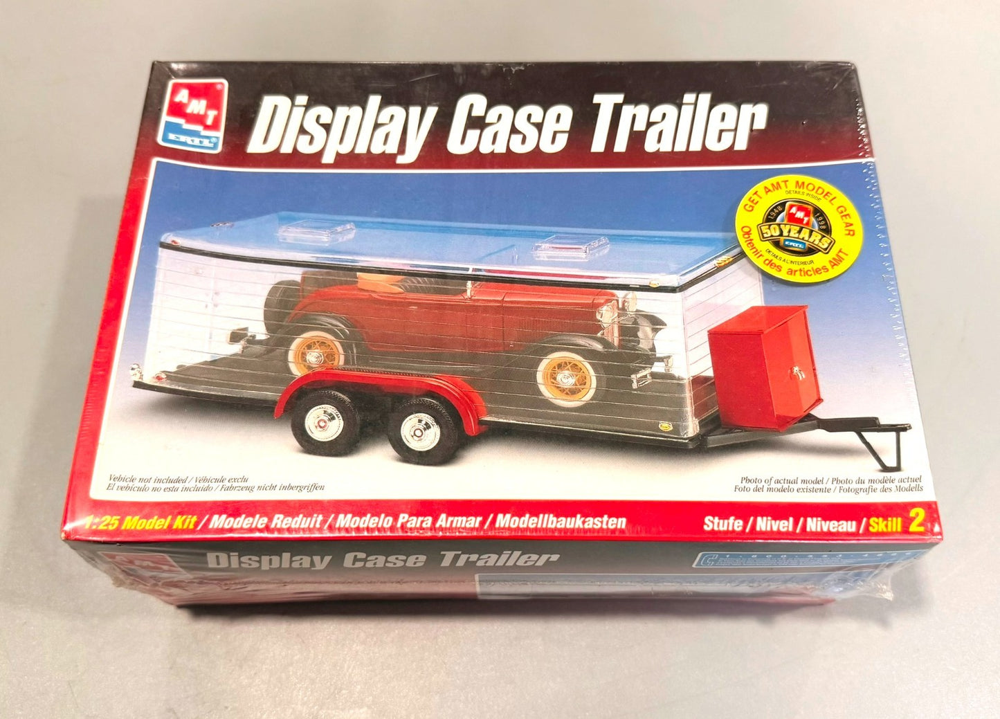 AMT Display Case Trailer 1/25 Scale Plastic Model Kit 816 – Skill Level 2