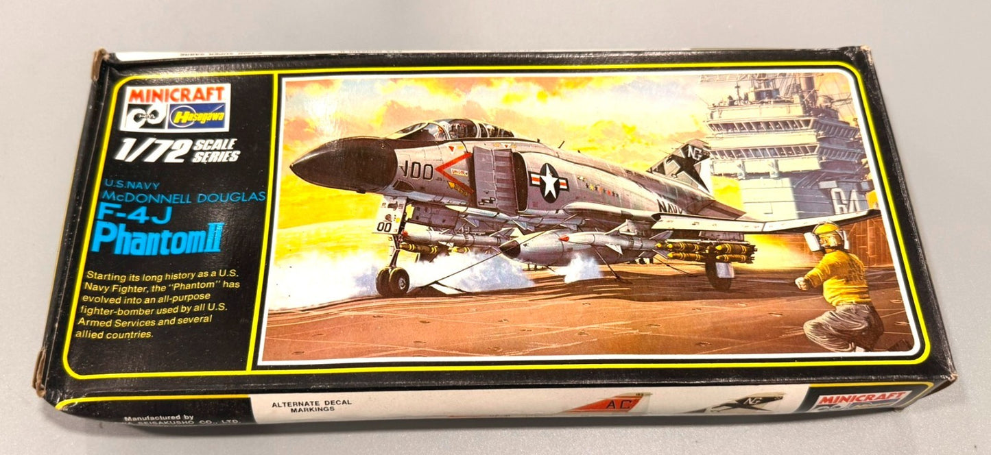 MINICRAFT / HASEGAWA. U.S. NAVY. McDONNELL DOUGLAS. F-4J PHANTOM II. 1/72. #021.