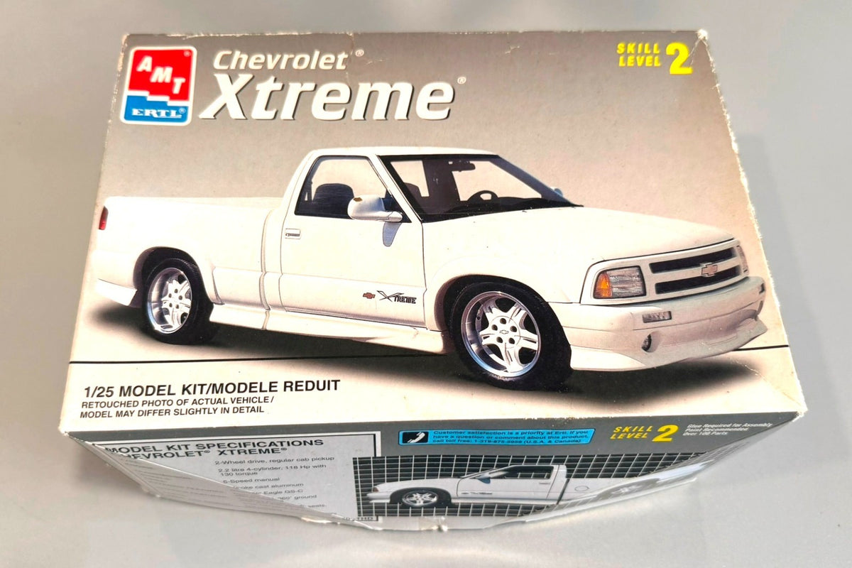 AMT ERTL Chevrolet Xtreme Pickup Truck 1/25 Scale Model Kit 8350 Skill Level 2
