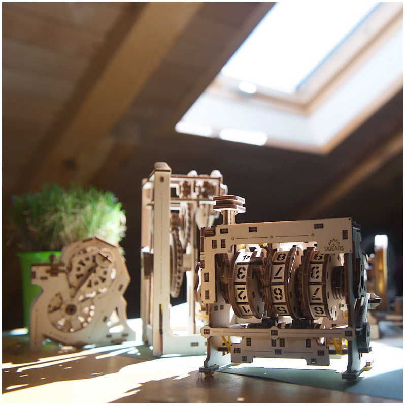 UGears STEM Lab Counter Wooden 3D Puzzle, Model 70130